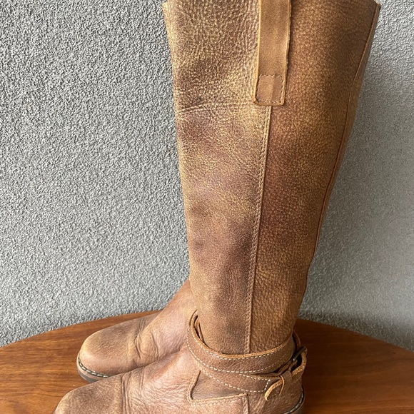 Roots Canada  Embossed Brown Leather Riding Boots, Leather Winter Boots - Picture 2 of 15